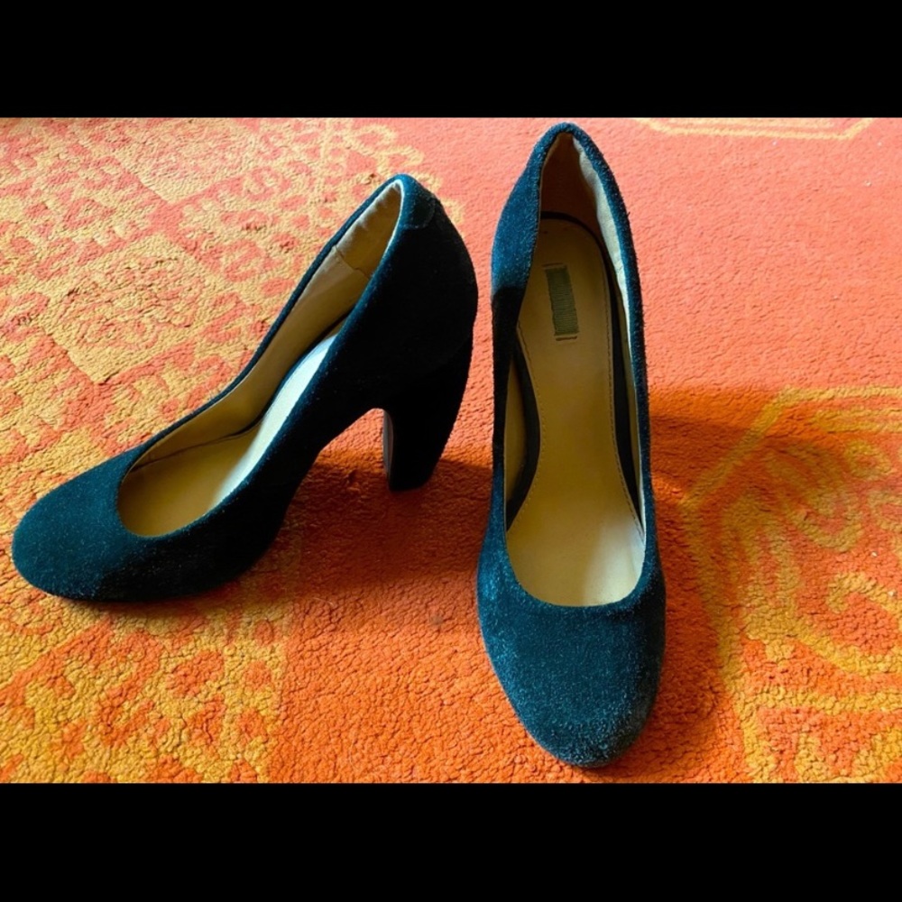 Black Faux Suede Pumps Size 7.5